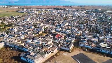 大理喜洲旅游名镇建筑风光航拍4k视频的预览图